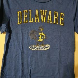 Good condition Delware Fighting Blue Hens shirt size S